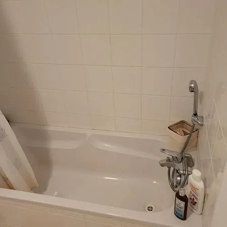 Brigitte Quarto em Acomodações Particulares Saujon